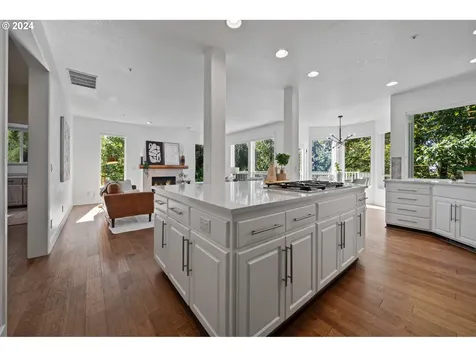12425 SW 55th Place Portland OR 97219