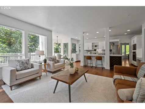 12425 SW 55th Place Portland OR 97219
