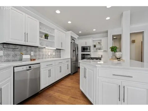 12425 SW 55th Place Portland OR 97219