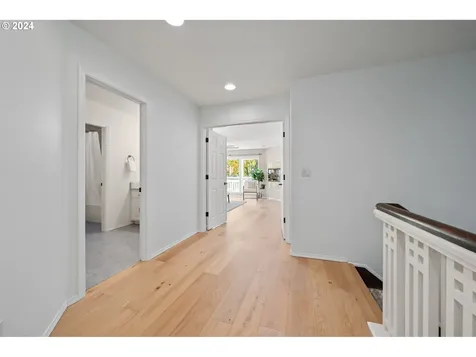 12425 SW 55th Place Portland OR 97219