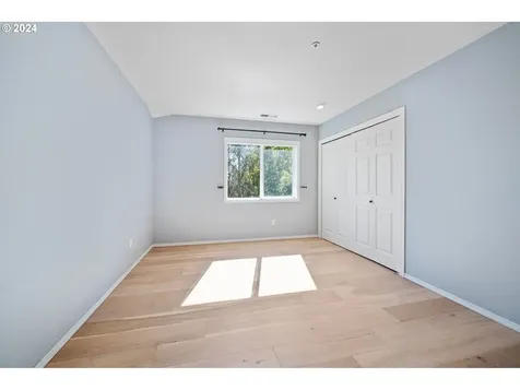 12425 SW 55th Place Portland OR 97219