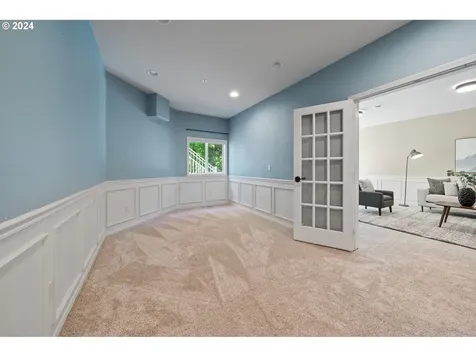 12425 SW 55th Place Portland OR 97219