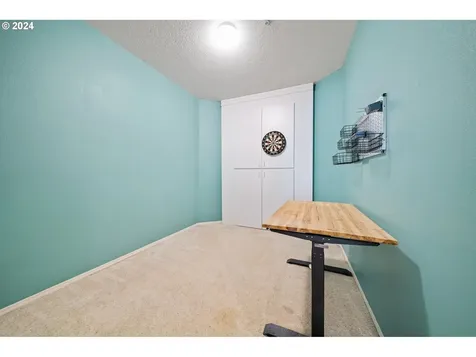 12425 SW 55th Place Portland OR 97219