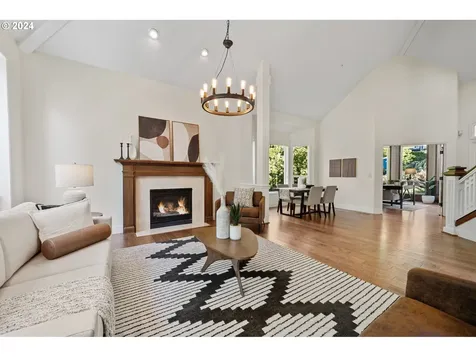 12425 SW 55th Place Portland OR 97219