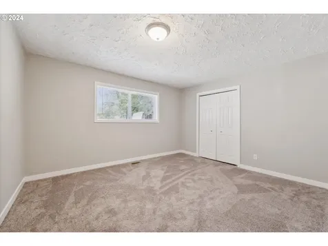 8303 Sw Oak Street Portland OR 97223