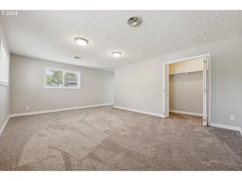 8303 Sw Oak Street Portland OR 97223