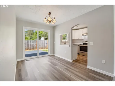 8303 Sw Oak Street Portland OR 97223
