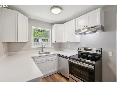 8303 Sw Oak Street Portland OR 97223