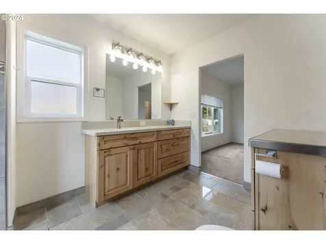 91570 Grinnell Lane Coos Bay OR 97420