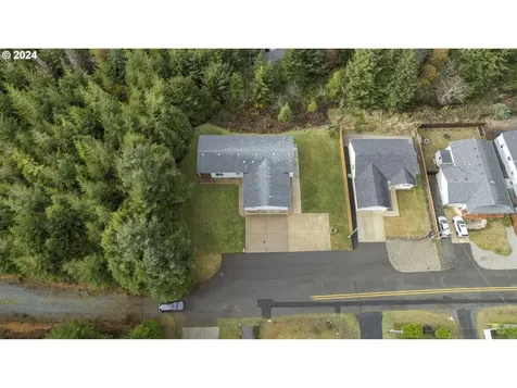 91570 Grinnell Lane Coos Bay OR 97420
