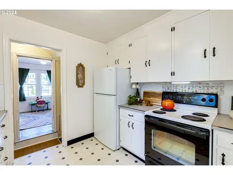 2021 NE 92nd Avenue Portland OR 97220
