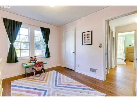 2021 NE 92nd Avenue Portland OR 97220