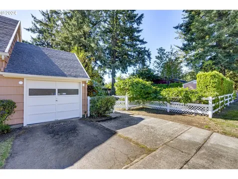 2021 NE 92nd Avenue Portland OR 97220