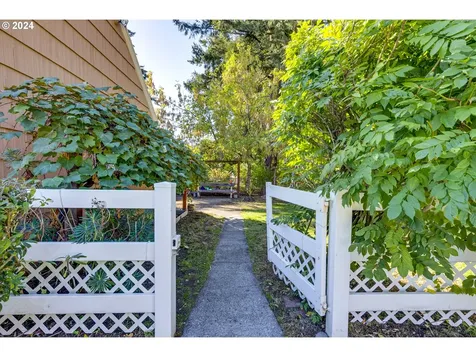 2021 NE 92nd Avenue Portland OR 97220
