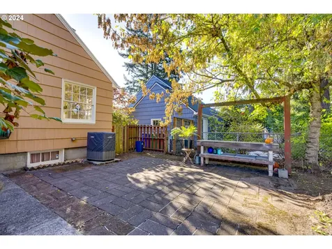 2021 NE 92nd Avenue Portland OR 97220