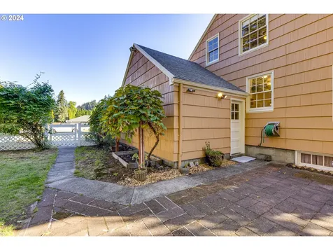 2021 NE 92nd Avenue Portland OR 97220