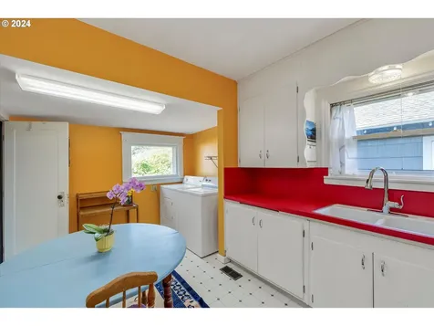 2311 Se 16th Avenue Portland OR 97214