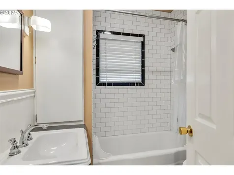 2311 Se 16th Avenue Portland OR 97214
