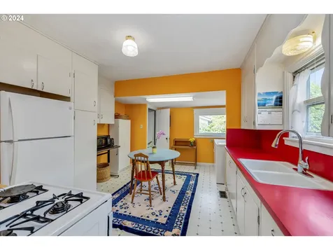 2311 Se 16th Avenue Portland OR 97214