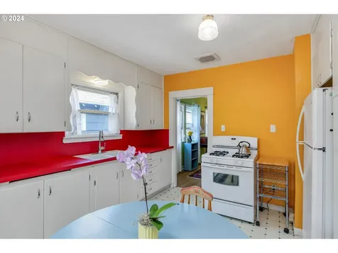 2311 Se 16th Avenue Portland OR 97214