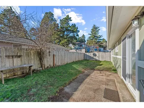 1640 Maxwell Street Coos Bay OR 97420