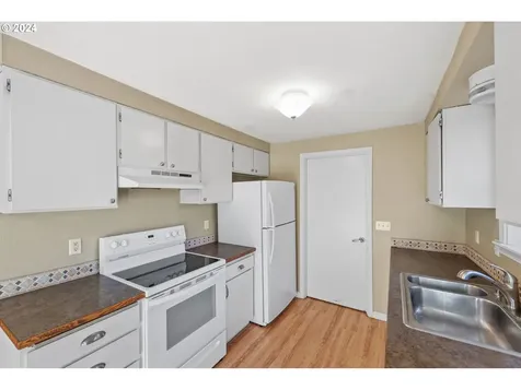 1640 Maxwell Street Coos Bay OR 97420