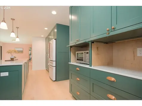 10324 Sw 14th Drive Portland OR 97219
