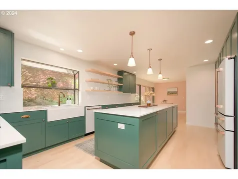 10324 Sw 14th Drive Portland OR 97219