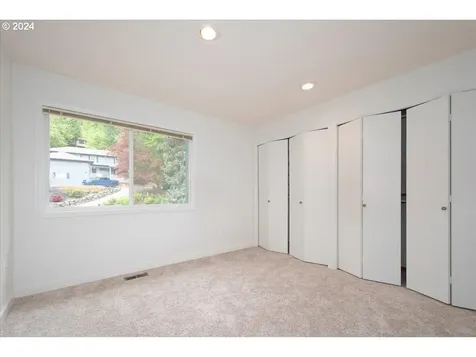 10324 Sw 14th Drive Portland OR 97219