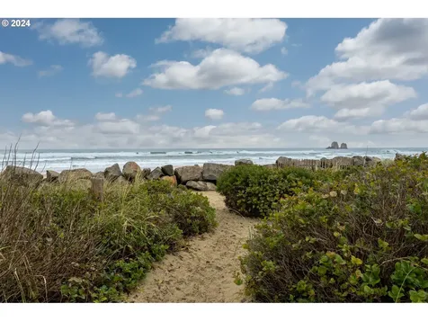 17820 Ocean Boulevard Rockaway Beach OR 97136