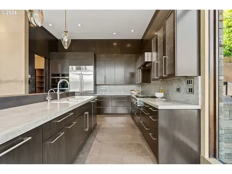 16819 Allen Road Lake Oswego OR 97035
