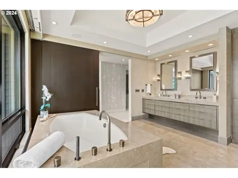 16819 Allen Road Lake Oswego OR 97035