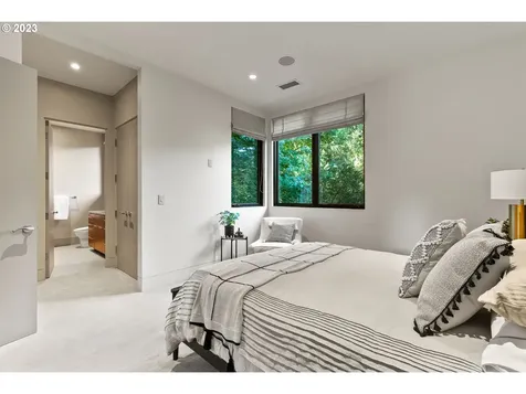 16819 Allen Road Lake Oswego OR 97035