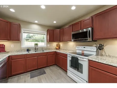 113 Terumi Lane Longview WA 98632