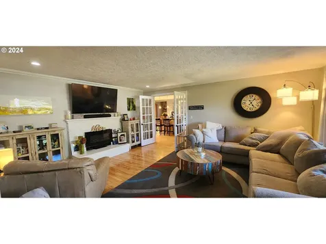 2064 Law Lane Eugene OR 97401