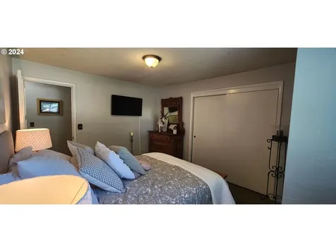 2064 Law Lane Eugene OR 97401
