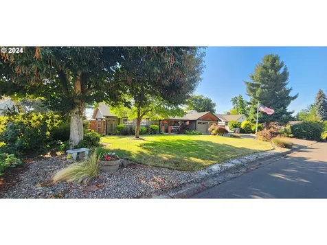 2064 Law Lane Eugene OR 97401