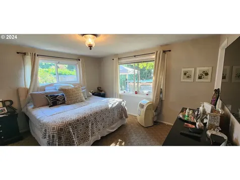 2064 Law Lane Eugene OR 97401