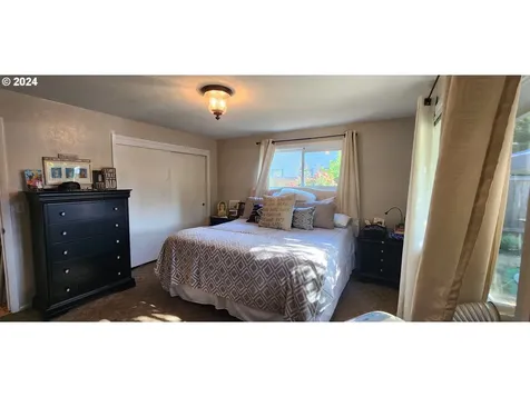 2064 Law Lane Eugene OR 97401