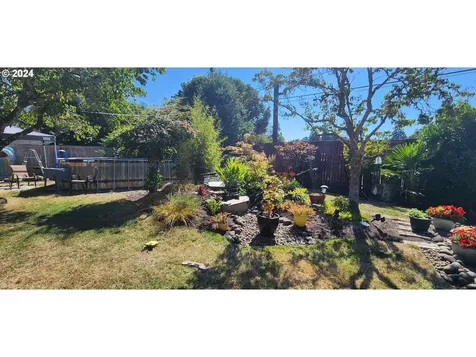 2064 Law Lane Eugene OR 97401