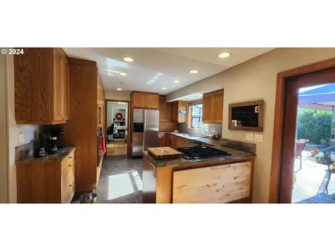 2064 Law Lane Eugene OR 97401