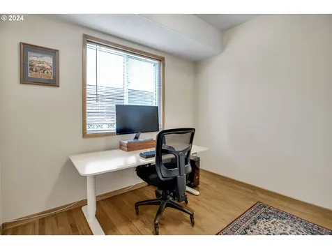7915 Se Hawthorne Boulevard Portland OR 97215