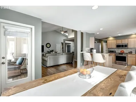 8033 SW Charlotte Drive Beaverton OR 97007