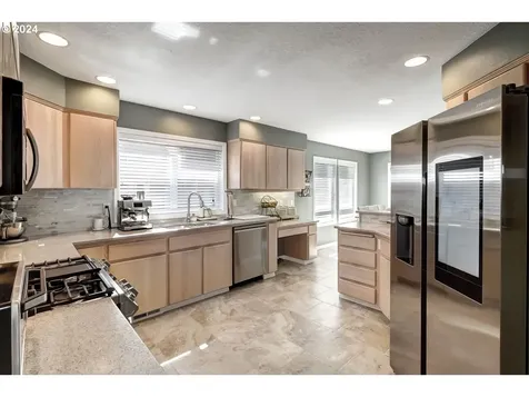 8033 SW Charlotte Drive Beaverton OR 97007