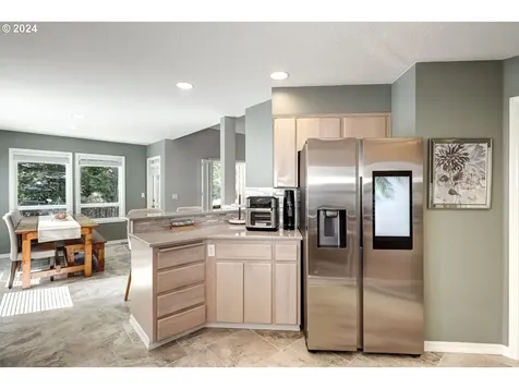 8033 SW Charlotte Drive Beaverton OR 97007