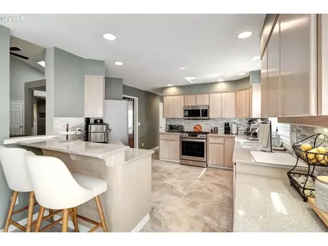 8033 SW Charlotte Drive Beaverton OR 97007