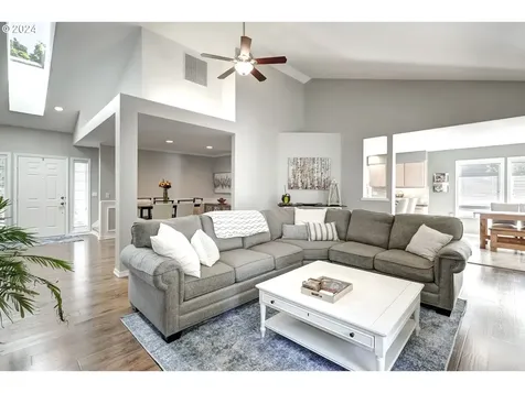 8033 SW Charlotte Drive Beaverton OR 97007
