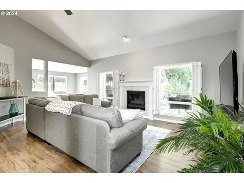 8033 SW Charlotte Drive Beaverton OR 97007