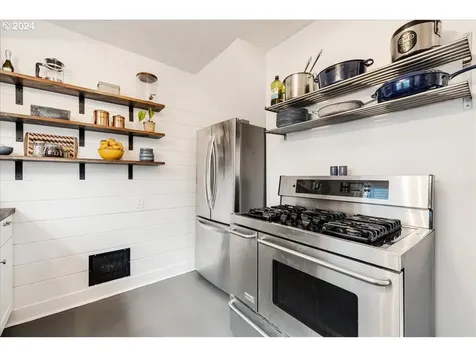 7136 SE 21st Avenue Portland OR 97202
