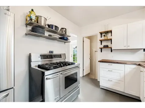 7136 SE 21st Avenue Portland OR 97202